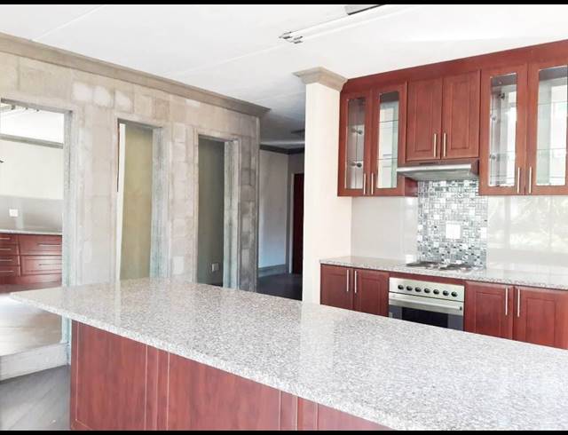 4 BEDROOM TOWNHOUSE RENTED IN SHERWOOD
